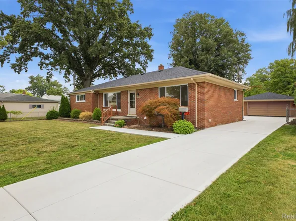 6326 Lathers St, Garden City, MI 48135