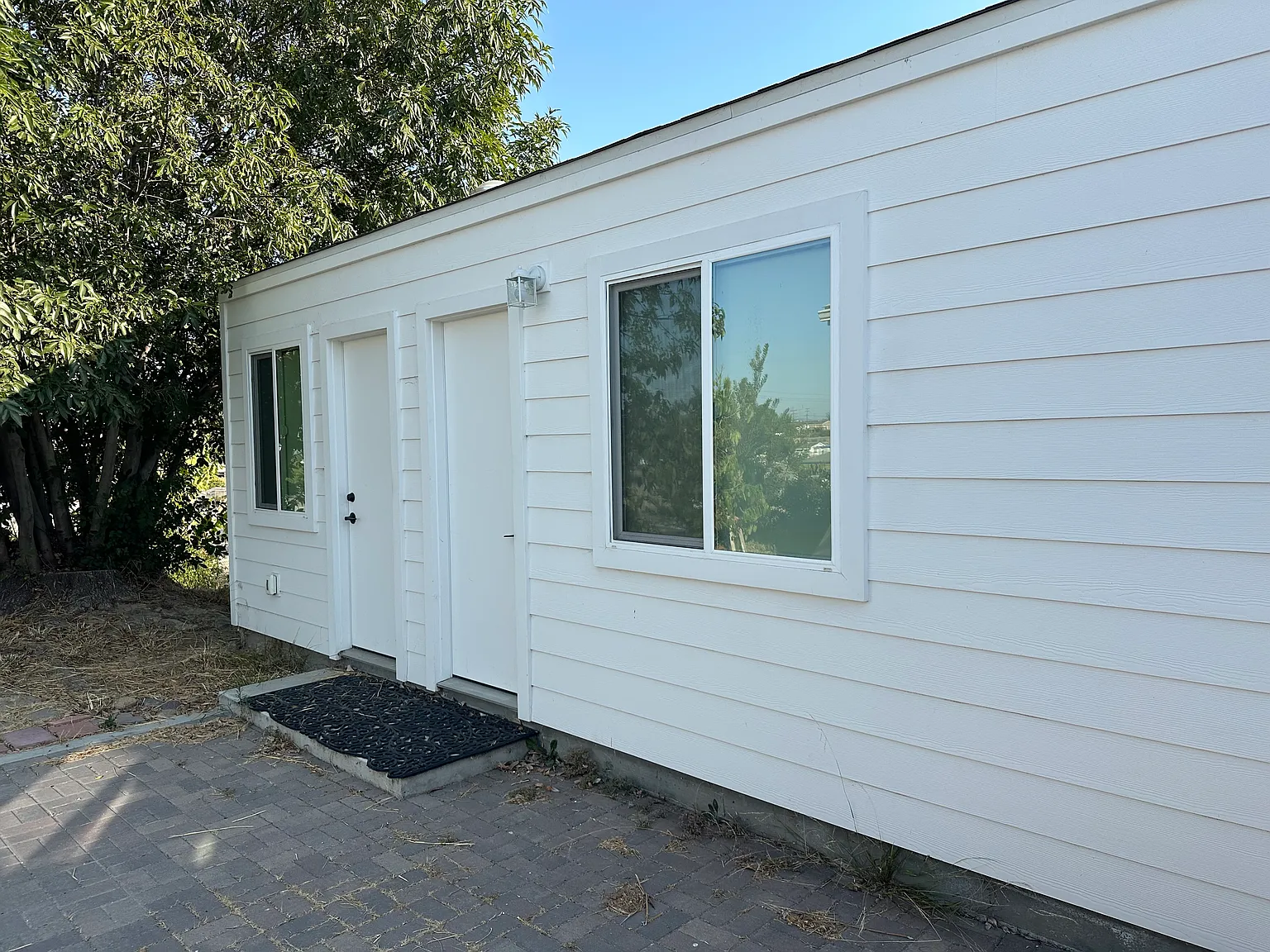 Studio, 240 sqft, $1,100 — Photo 2