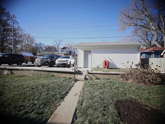 3rd image of 2309 Jackson St