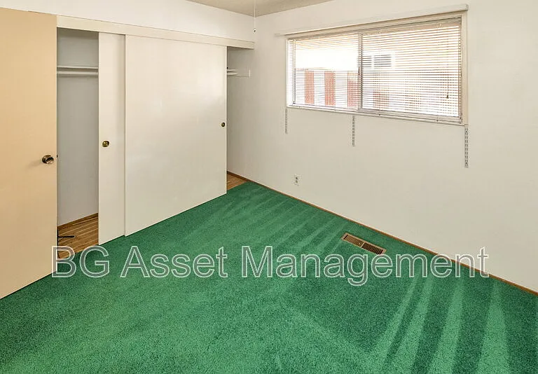 2901 Doidge Ave — Photo 10