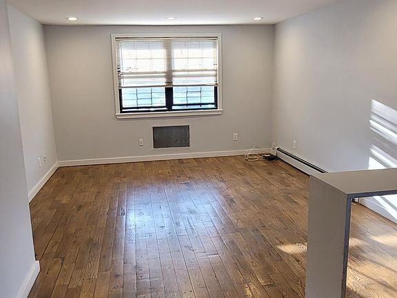 4th image of 9821 Flatlands Ave #1