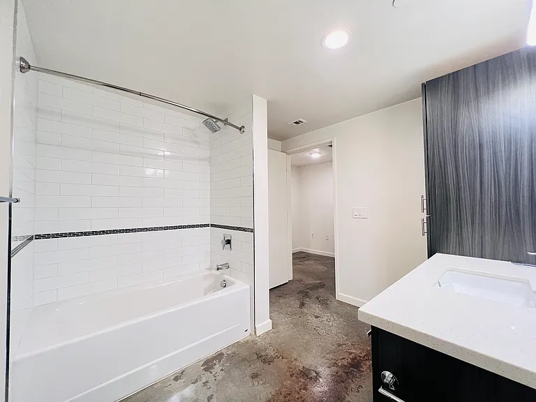 4814 Oakwood Ave #2 — Photo 11