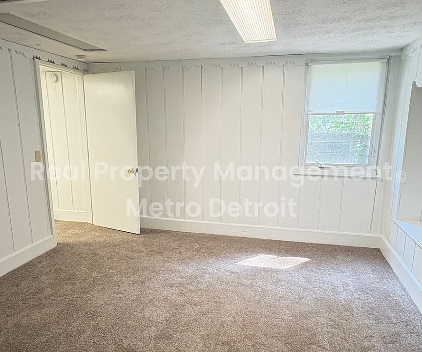 55 1/2 Kensington Blvd, photo 12