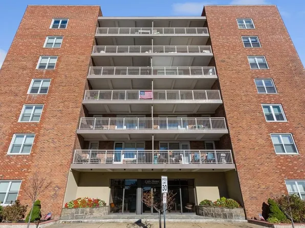 855 E Broadway #2H, Long Beach, NY 11561