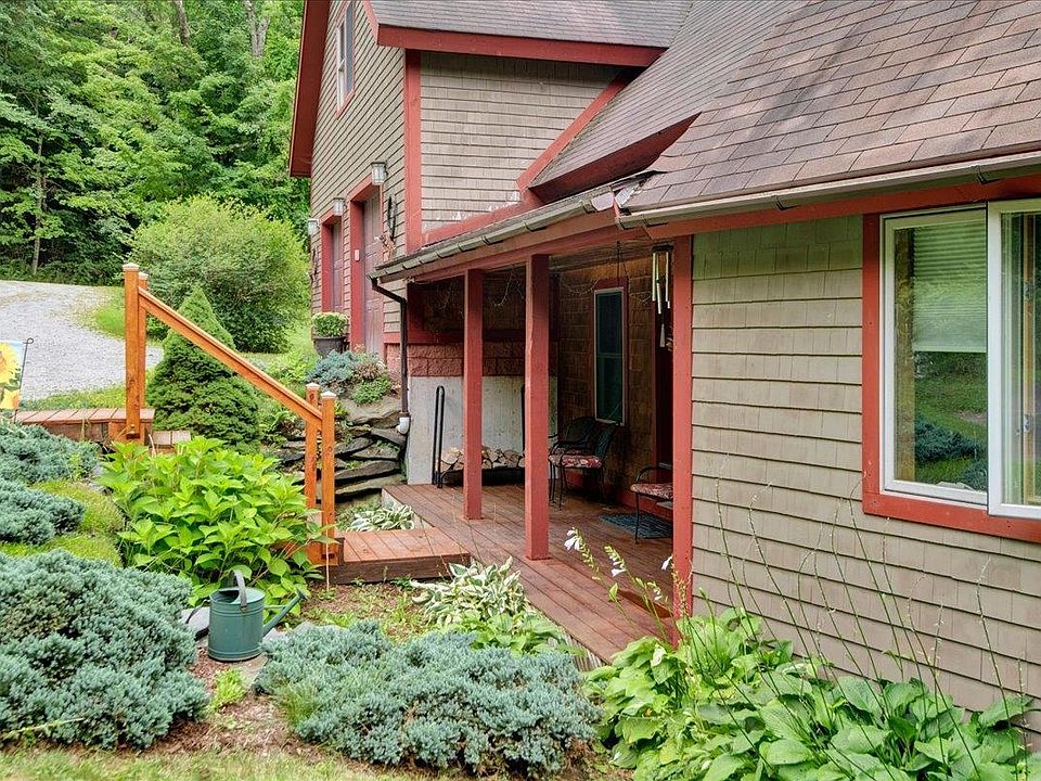 1st image of 425 Poker Hill Road