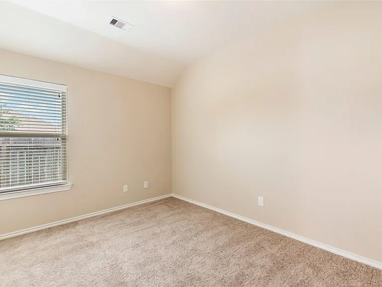 8746 Sunny Gallop Dr — Photo 16