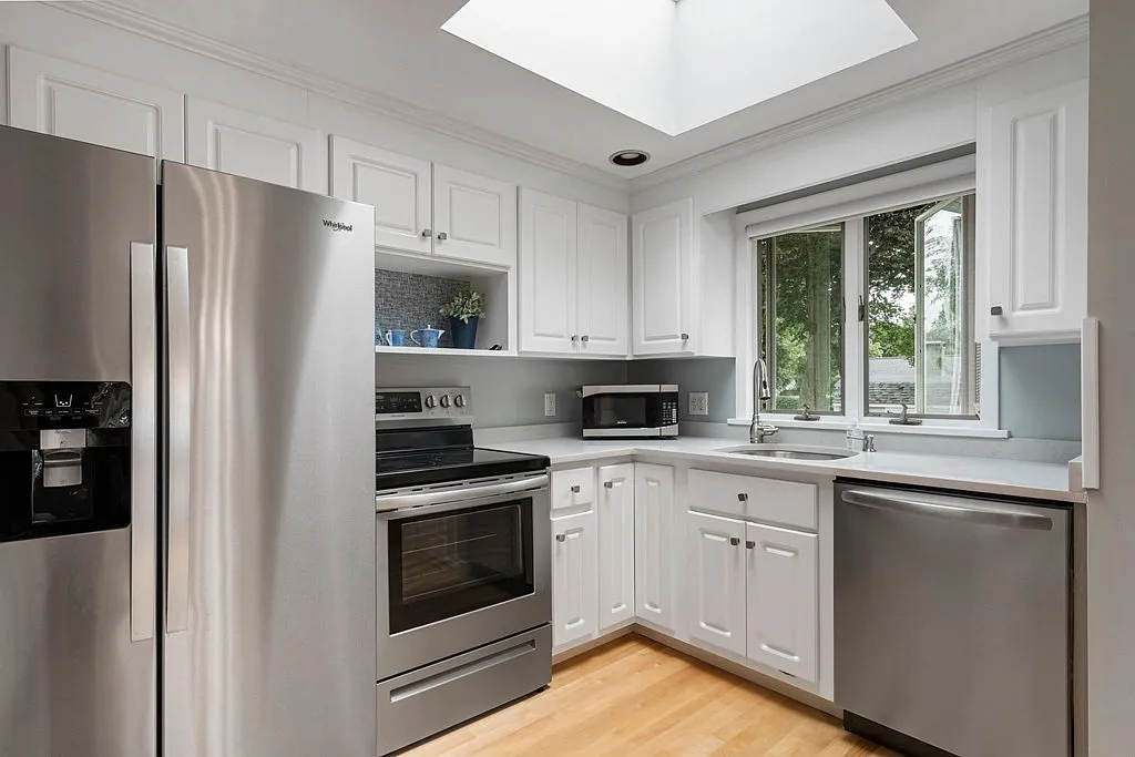 6 bed, 1700 sqft, $5,500 — Photo 3