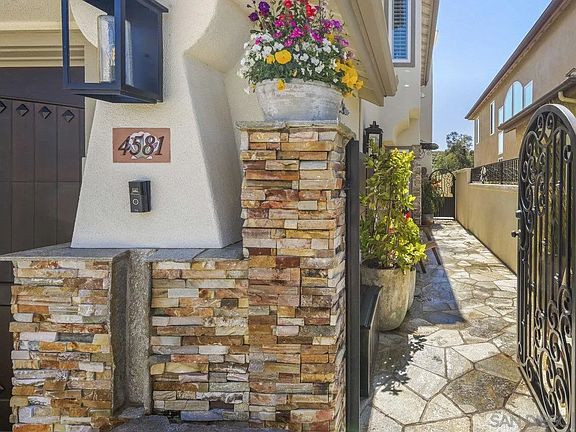 4th image of 4581 Da Vinci St