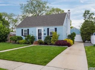 78 Cardinal Rd, Levittown, NY 11756