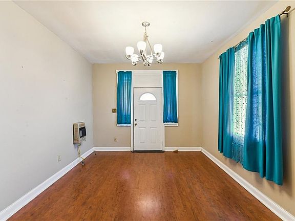 3rd image of 3138-40 Toulouse St