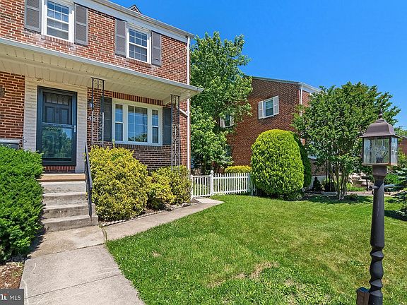 3rd image of 48 Lyndale Ave