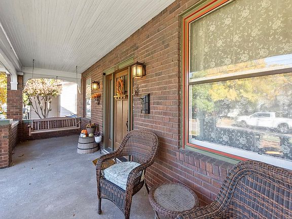 4th image of 800 E Acton Ave