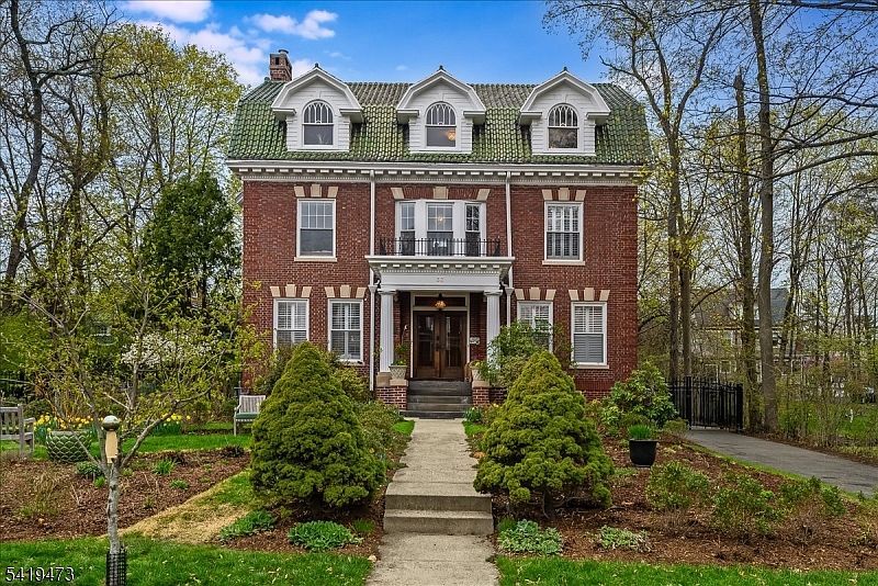 1st image of 33 Stanley Rd