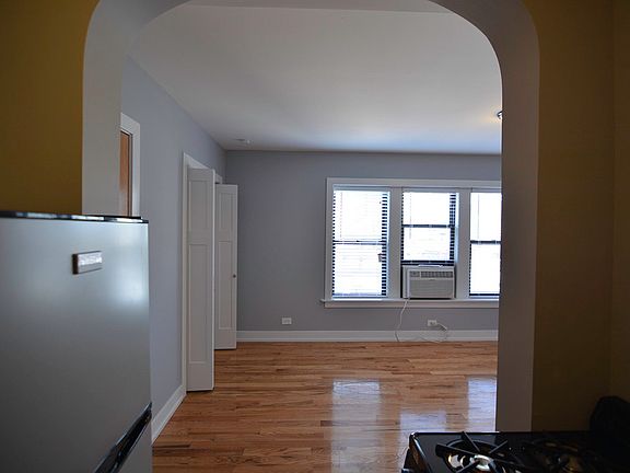 5th image of 550 W Arlington Pl APT 708
