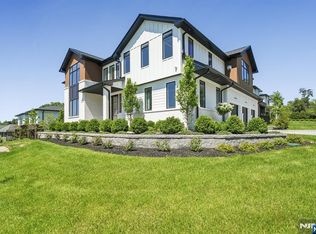 316 Bolz St, Englewood Cliffs, NJ 07632