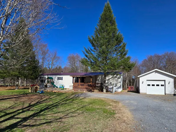 200 Garrand Rd, Mooers, NY 12958