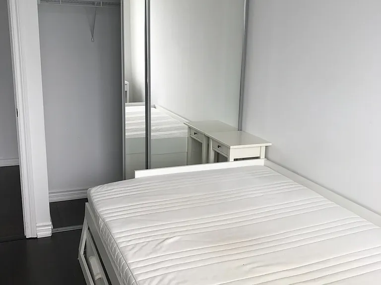 386 Yonge St #5102 — Photo 10
