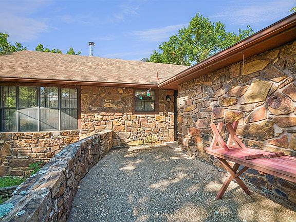 3rd image of 139 Miller Dr