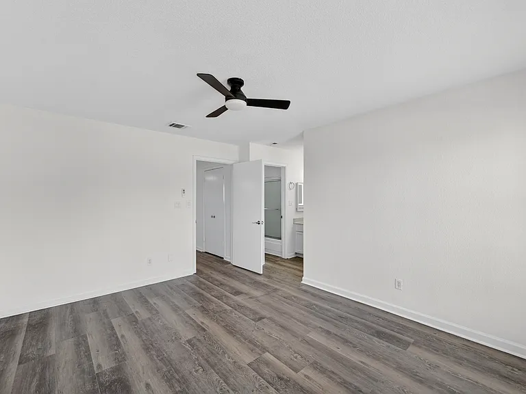 6111 Beverly Hill St #7 — Photo 22