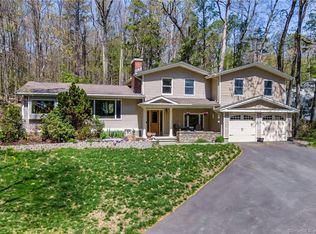 55 Metacomet Rd, Farmington, CT 06032