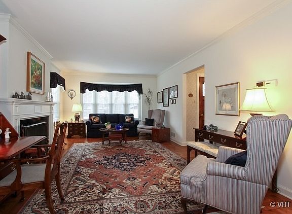 2nd image of 915 Park Dr