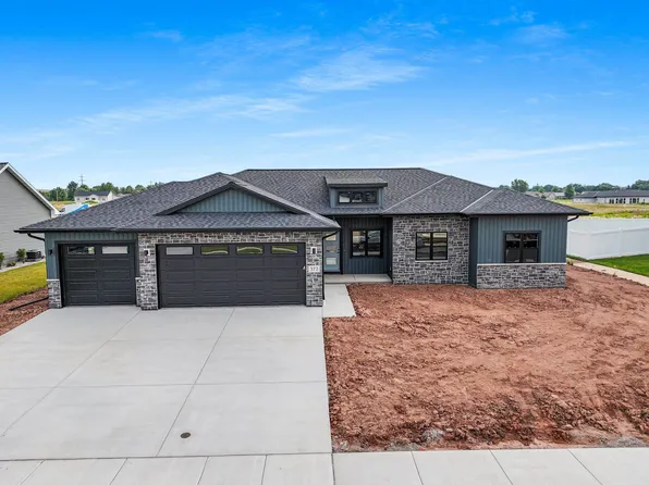 372 Battery Ave, De Pere, WI 54115