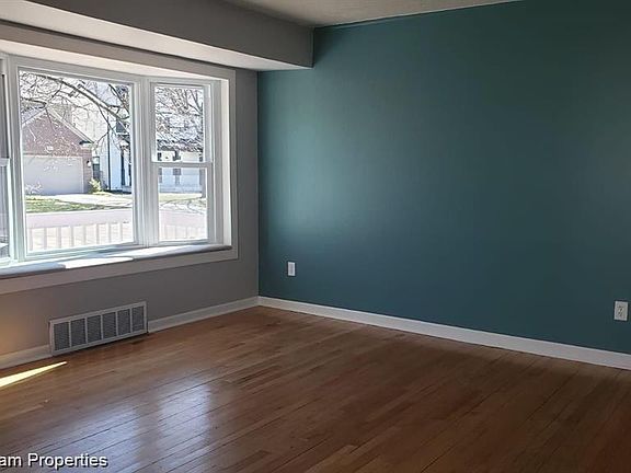 5th image of 4709 Mankato Ave