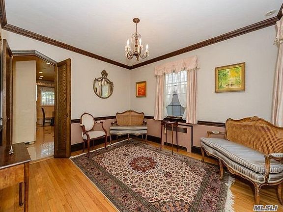 3rd image of 22056 Hartland Ave