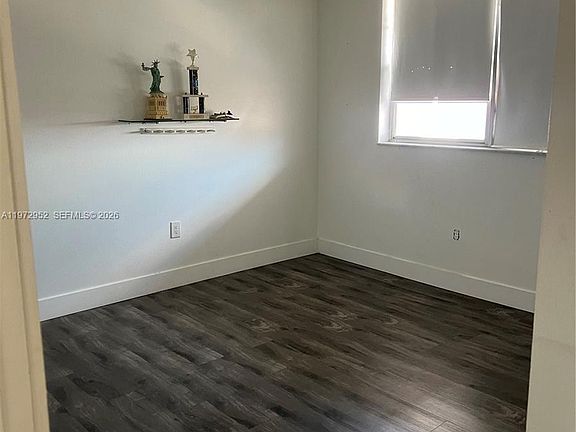 5th image of 18601 NE 14th Ave APT 411