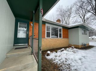 9501 Oakdale Rd, Parma, OH 44129