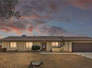 12762 Navajo Rd, Apple Valley, CA 92308