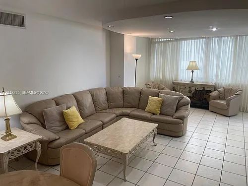 5005 Collins Ave Photo 1