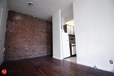 Rented by Wave Real Estate Group