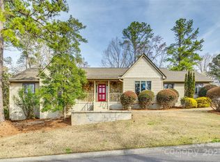 10033 Bora Bora Dr, Fort Mill, SC 29708