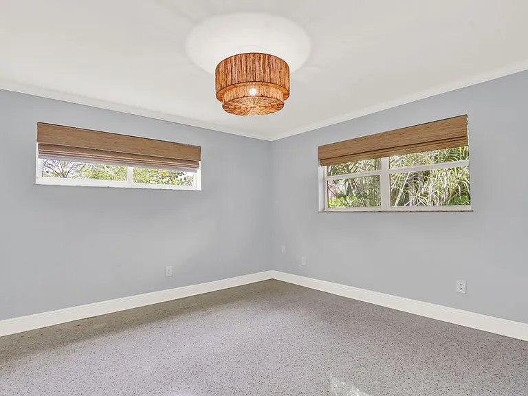 382 SE Edgewood Dr — Photo 20