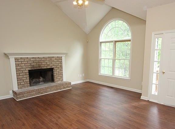 2nd image of 110 Blacks Mill Trce E