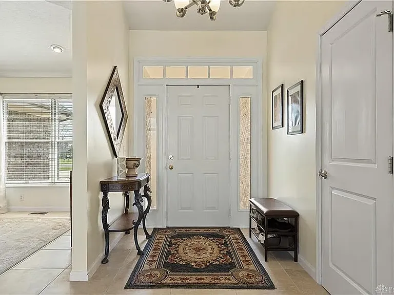 42 Patton Dr — Photo 2