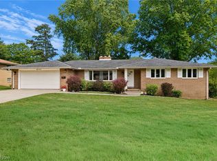 800 Woodview Dr NE, Massillon, OH 44646