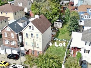 601 Richmond Rd, Staten Island, NY 10304