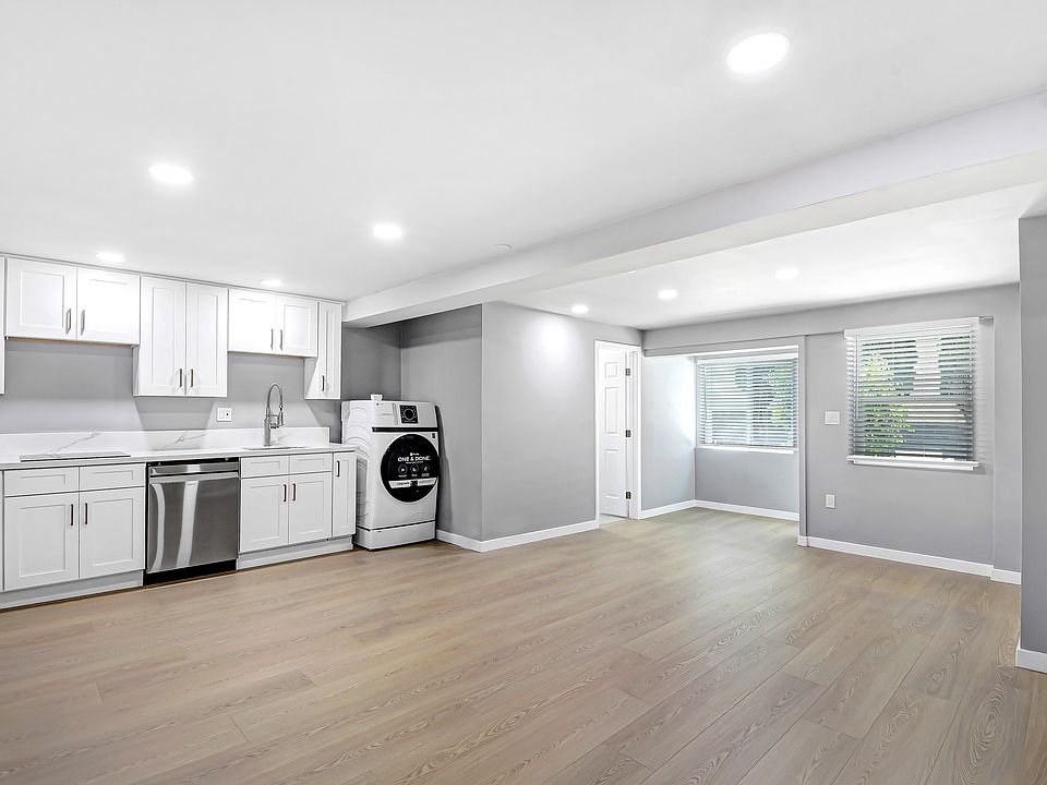 2nd image of 5191 Sapphire St #B