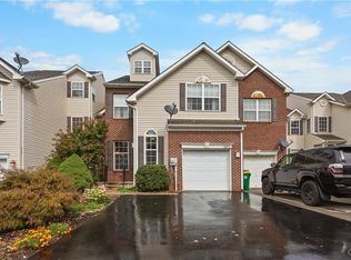5815 Fresh Meadow Dr, Macungie, PA 18062