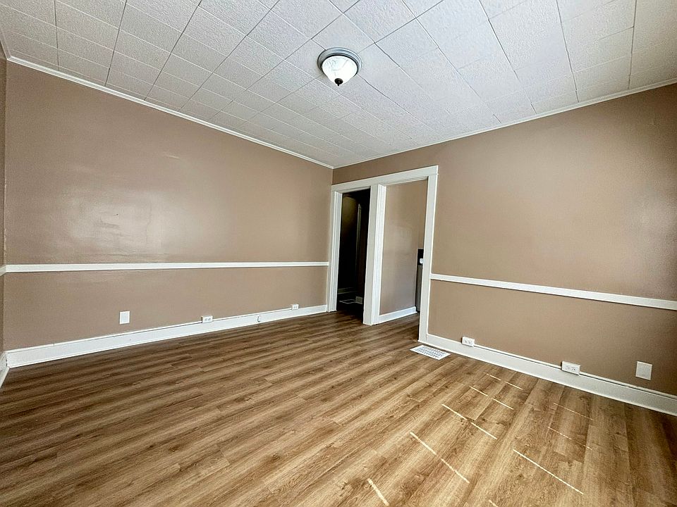1st image of 2322 Eastview Ave #2322