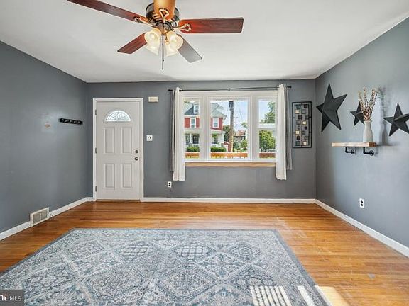 4th image of 90 Utica Ave