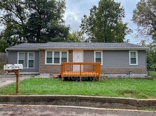 1749 Sinnott Cir, Independence, MO 64050