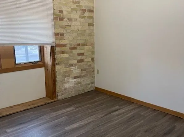 Belle Harbor offers one, two, and three bedroom lofts