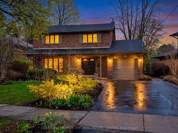 11 Dunlace Dr, Toronto, ON M2L 2R8
