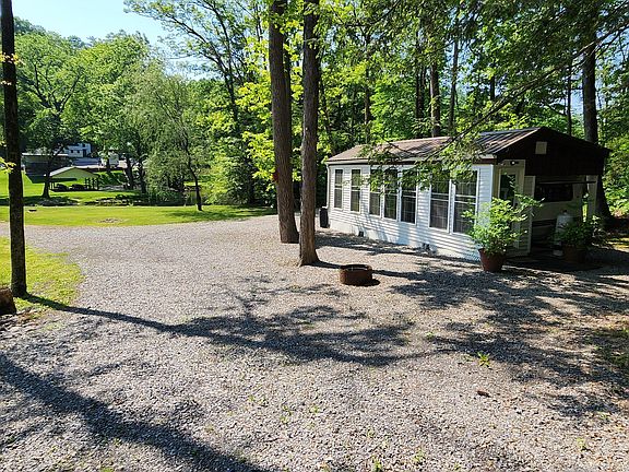 2nd image of 810 Creek Rd