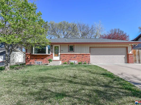6316 Deerwood Dr, Lincoln, NE 68516