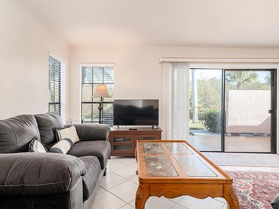 5th image of 3307 SE SANDPIPER Circle