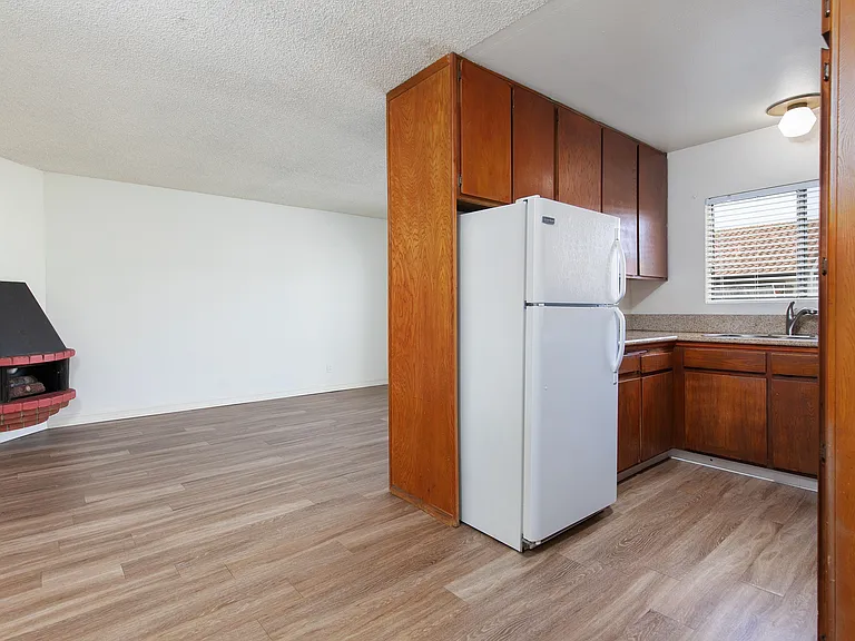 1636 Thomas Ave #5 — Photo 7